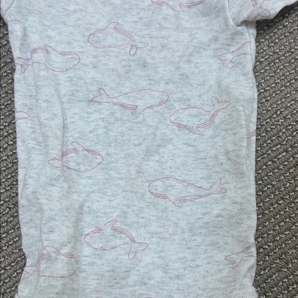 Carter's 6m onsie with Pink whales - Picture 3 of 5